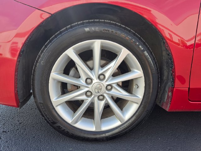 Used 2012 Toyota Prius V Five FWD image 13