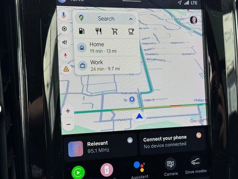 Certified 2023 Volvo XC60 B5 Plus w/ Climate Package image 22