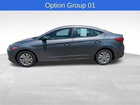 Used 2018 Hyundai Elantra SE FWD image 3