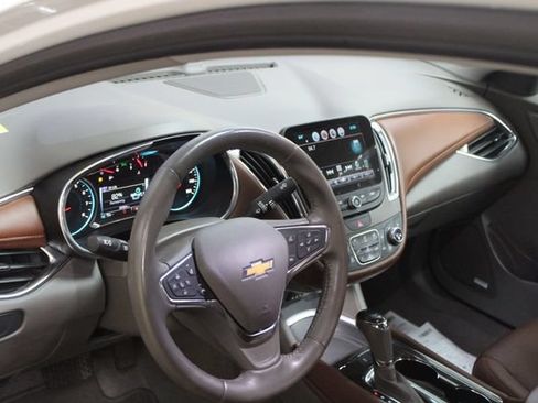 Used 2018 Chevrolet Malibu Premier w/ Premier Sport Package FWD image 14