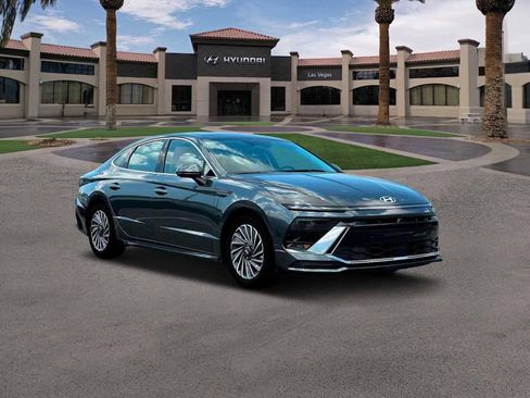 New 2025 Hyundai Sonata Limited image 11