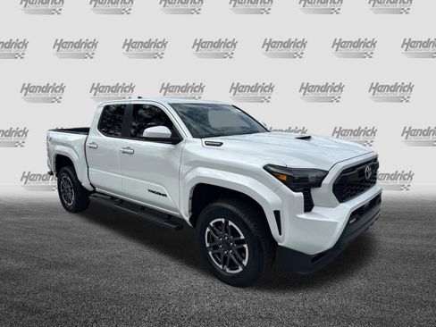 Certified 2024 Toyota Tacoma TRD Sport image 2