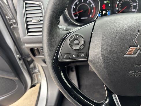 Used 2023 Mitsubishi Outlander Sport SE image 18