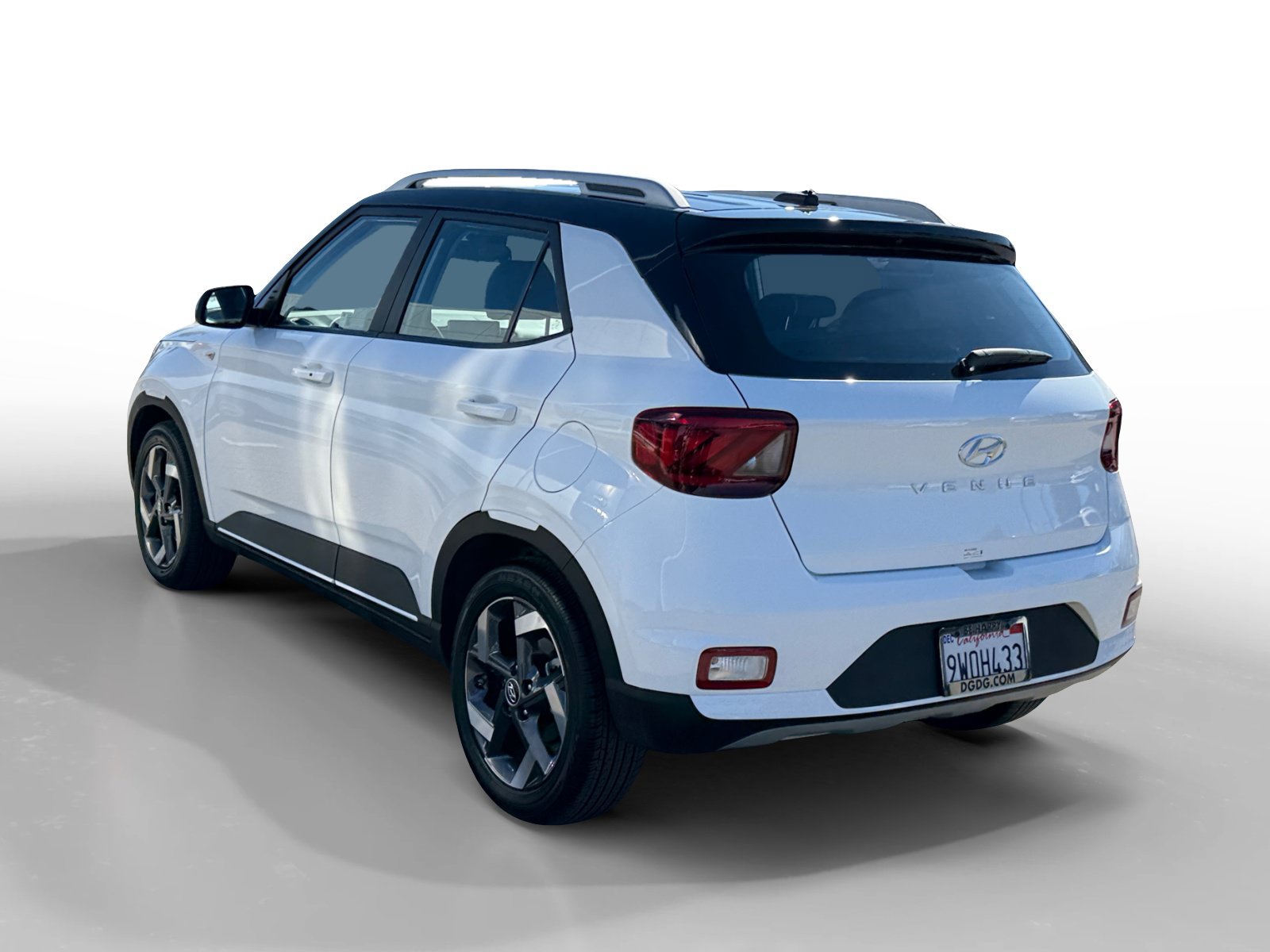 Certified 2026 Hyundai Venue SEL FWD image 3