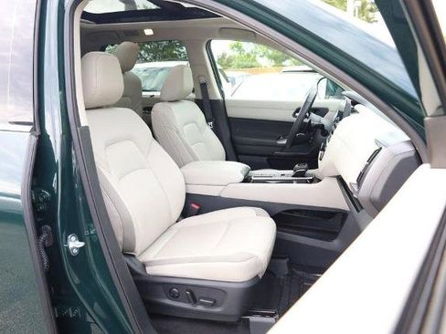 Certified 2025 Nissan Pathfinder SL w/ SL Premium Package FWD image 31