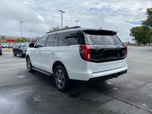 Used 2025 Ford Expedition Active AWD/4WD image 5