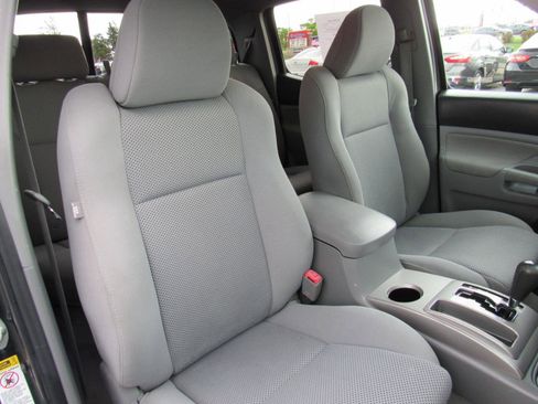 Used 2010 Toyota Tacoma 4x4 Double Cab image 26