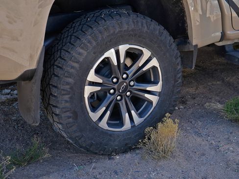 Used 2022 Chevrolet Colorado Z71 image 10