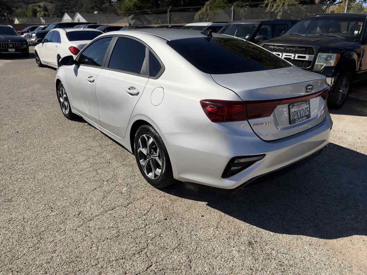 Used 2020 Kia Forte LXS FWD image 4