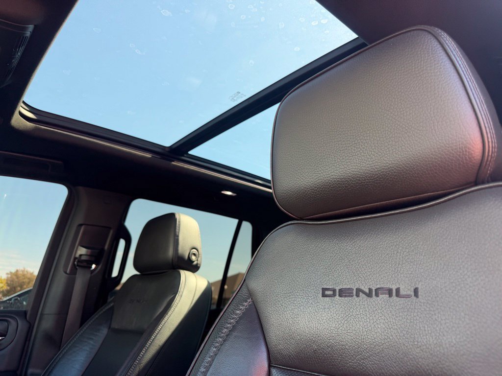 Used 2022 GMC Yukon Denali w/ Denali Premium Package AWD/4WD image 34
