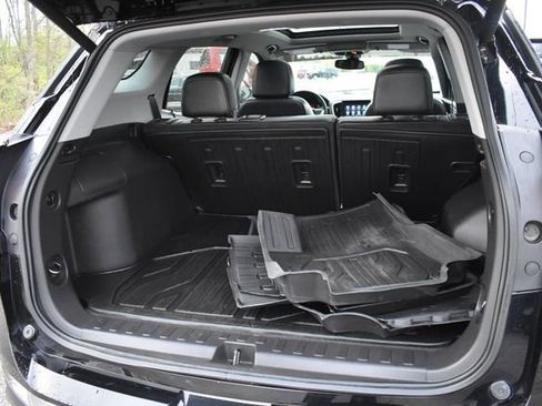 Certified 2023 GMC Terrain SLT w/ Infotainment Package II AWD/4WD image 22