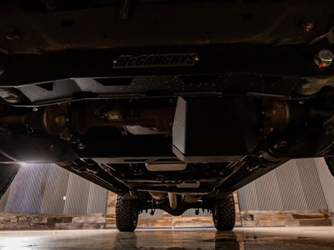 Used 2021 GMC Sierra 2500 Denali w/ Denali Black Diamond Edition image 15