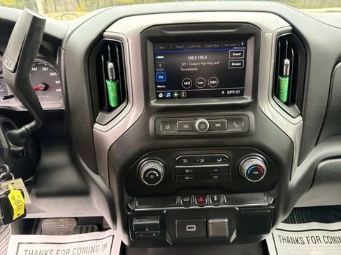 Used 2020 Chevrolet Silverado 2500 Custom w/ Custom Value Package AWD/4WD image 18