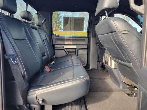 Used 2022 Ford F350 Lariat image 31