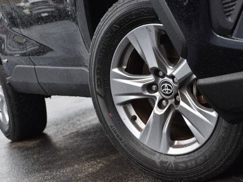 Used 2025 Toyota RAV4 XLE image 12