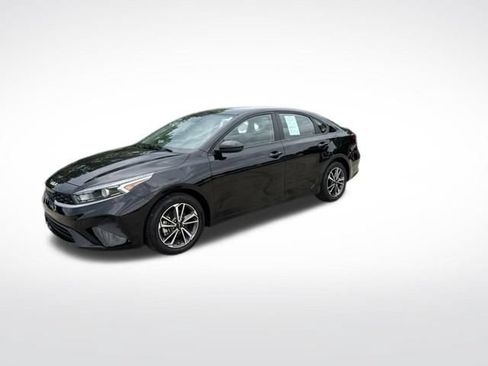 Used 2022 Kia Forte LXS FWD image 7