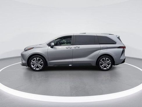 Certified 2024 Toyota Sienna Platinum image 6