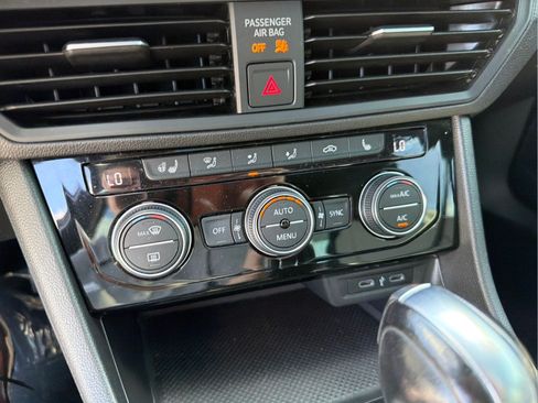Used 2020 Volkswagen Jetta R-Line w/ R-Line Cold Weather Package FWD image 19