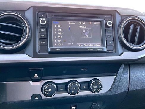 Used 2019 Toyota Tacoma SR5 image 33