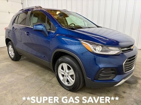 Used 2020 Chevrolet Trax LT w/ LPO, Protection Package AWD/4WD image 1