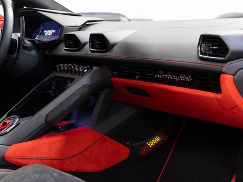 Used 2020 Lamborghini Huracan EVO AWD/4WD image 25
