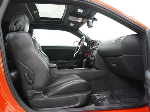 Used 2009 Dodge Challenger SRT8 RWD image 12