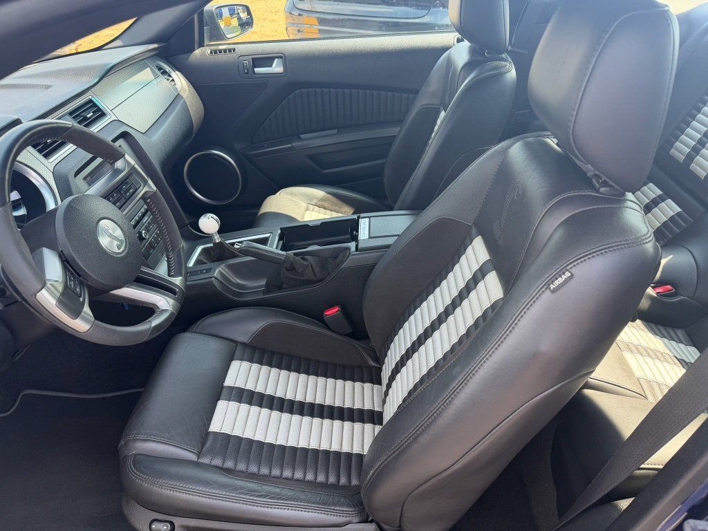 Used 2011 Ford Mustang Shelby GT500 w/ Electronics Pkg RWD image 9