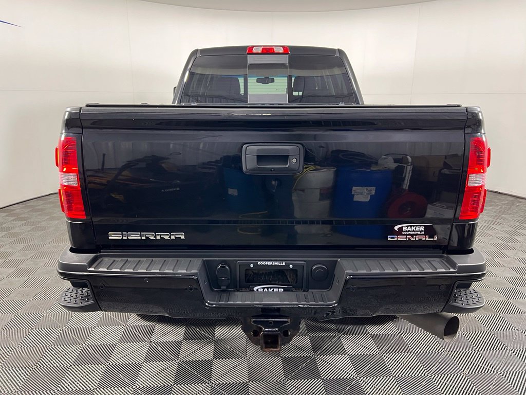 Used 2016 GMC Sierra 2500 Denali w/ Suspension Package, Off-Road AWD/4WD image 5