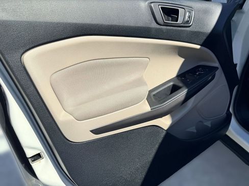 Used 2021 Ford EcoSport SE image 11