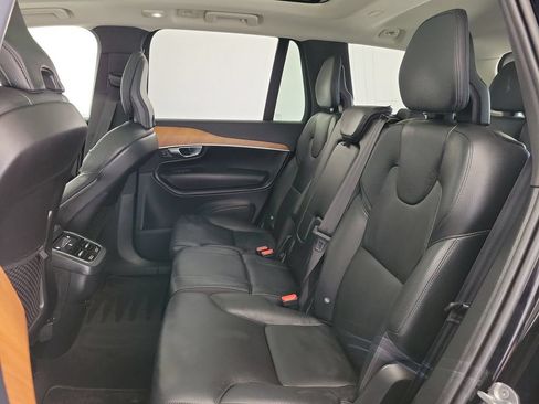 Used 2025 Volvo XC90 B6 Ultra AWD/4WD image 14