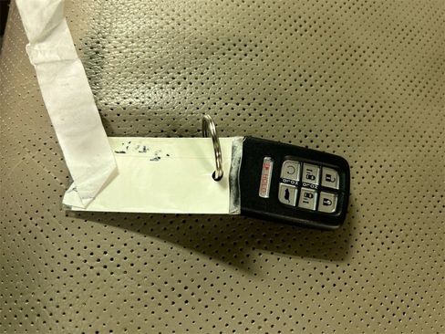 Used 2023 Honda Odyssey Elite image 12