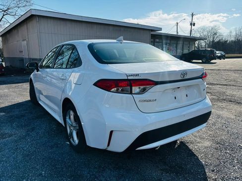 Used 2020 Toyota Corolla LE FWD image 4