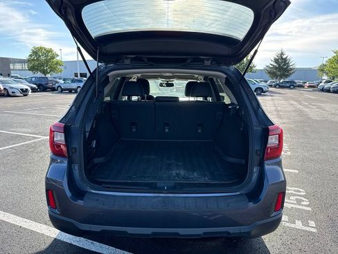 Used 2017 Subaru Outback 2.5i Limited AWD/4WD image 11
