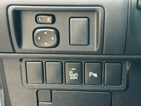 Used 2013 Lexus ES 350 w/ Luxury Pkg image 17