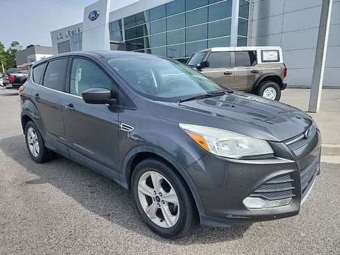 Used 2016 Ford Escape SE image 1