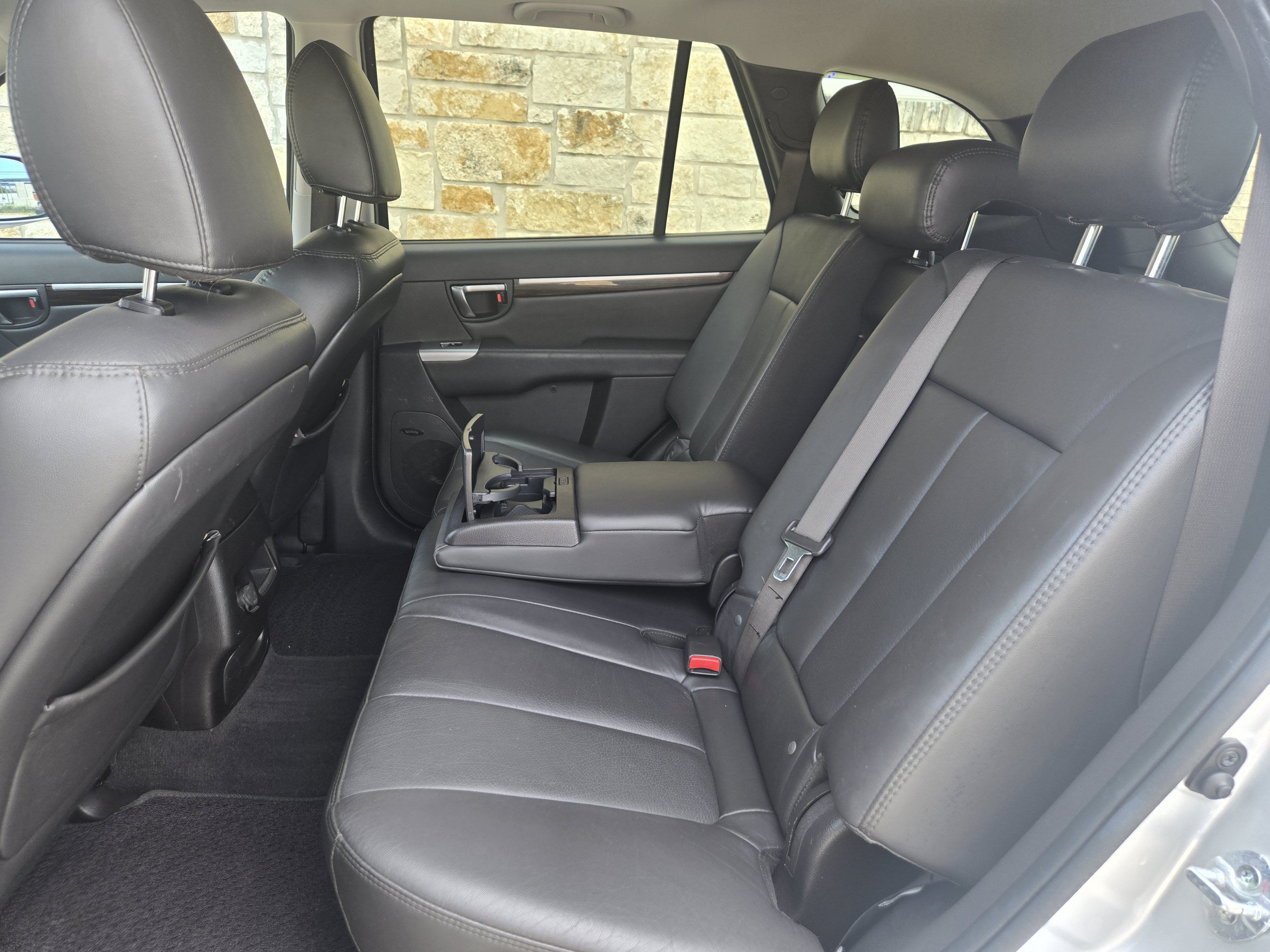 Used 2012 Hyundai Santa Fe Limited FWD image 7
