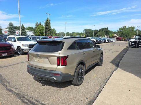 Used 2021 Kia Sorento S w/ Panoramic Sunroof Package AWD/4WD image 7
