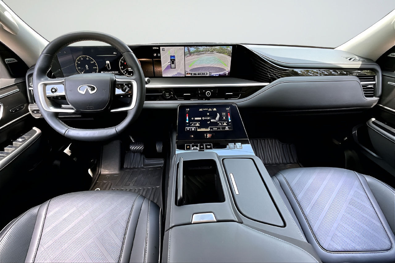 Used 2025 INFINITI QX80 Luxe AWD/4WD image 7
