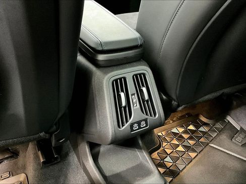 Used 2025 BMW X1 M35i w/ Premium Package image 31