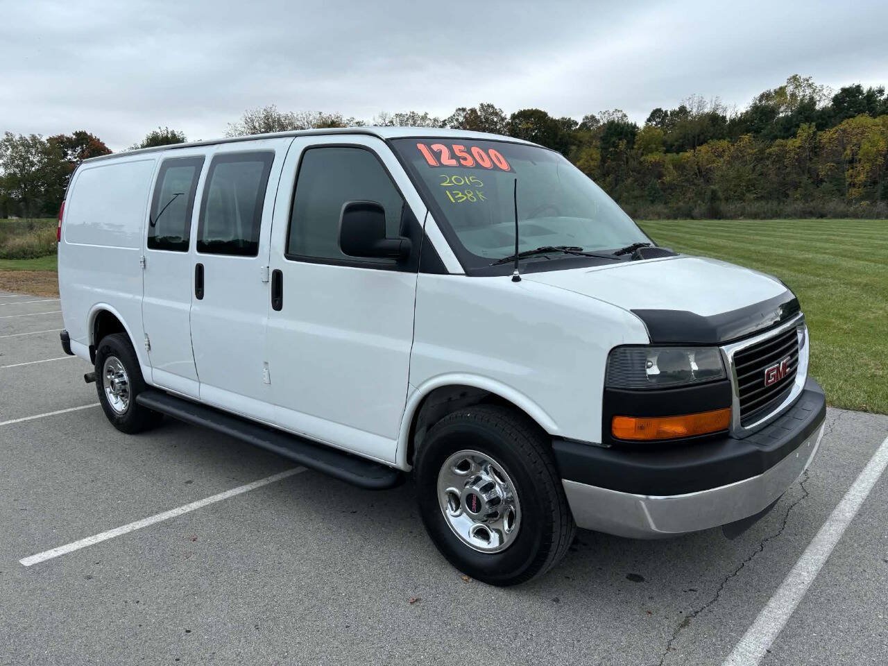 Used 2015 GMC Savana 2500 RWD image 2