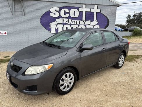 Used 2010 Toyota Corolla LE FWD image 1