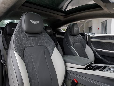 Used 2024 Bentley Continental GT V8 image 31