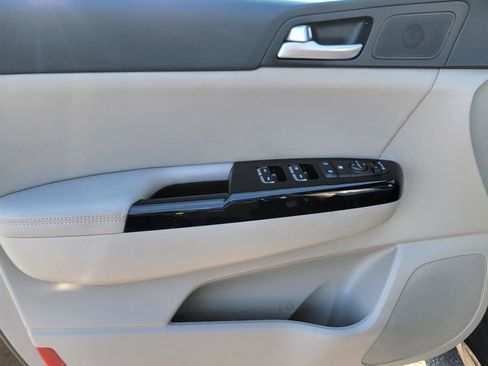 Used 2021 Kia Sportage S w/ S AWD Premium Package image 10