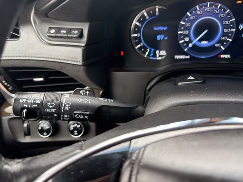 Used 2017 Cadillac Escalade ESV Platinum image 40