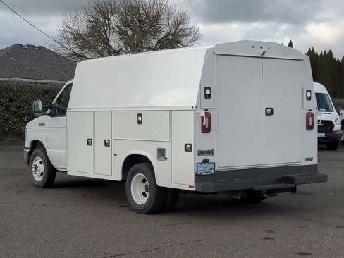 New 2024 Ford E-350 and Econoline 350 Super Duty w/ Power Windows & Locks Group RWD image 3