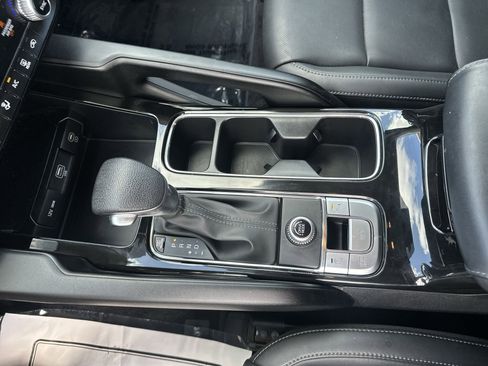 Certified 2024 Kia Telluride LX FWD image 22
