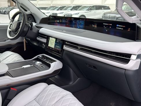 New 2026 Lincoln Navigator L Black Label AWD/4WD image 7