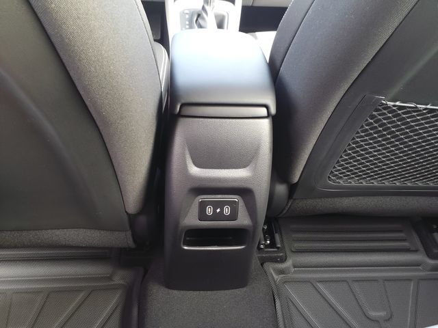 Used 2026 Hyundai Venue SEL FWD image 27