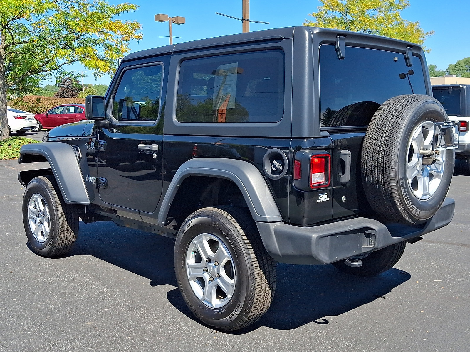 Certified 2019 Jeep Wrangler Sport AWD/4WD image 6