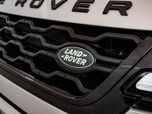 Used 2023 Land Rover Range Rover Evoque R-Dynamic SE image 3